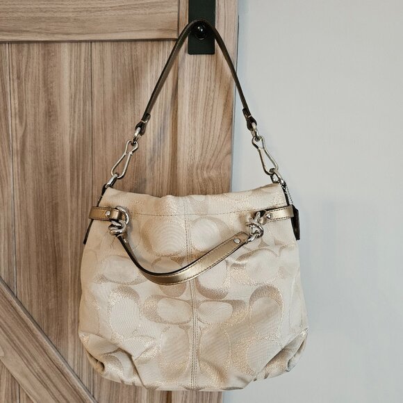 Authentic Coach Signature Brooke Hobo - Picture 1 of 5